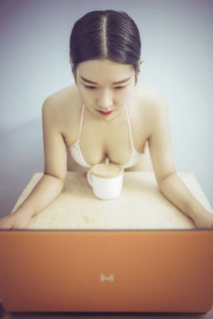 免费观看绝密隐私_高清版完整版未删减
